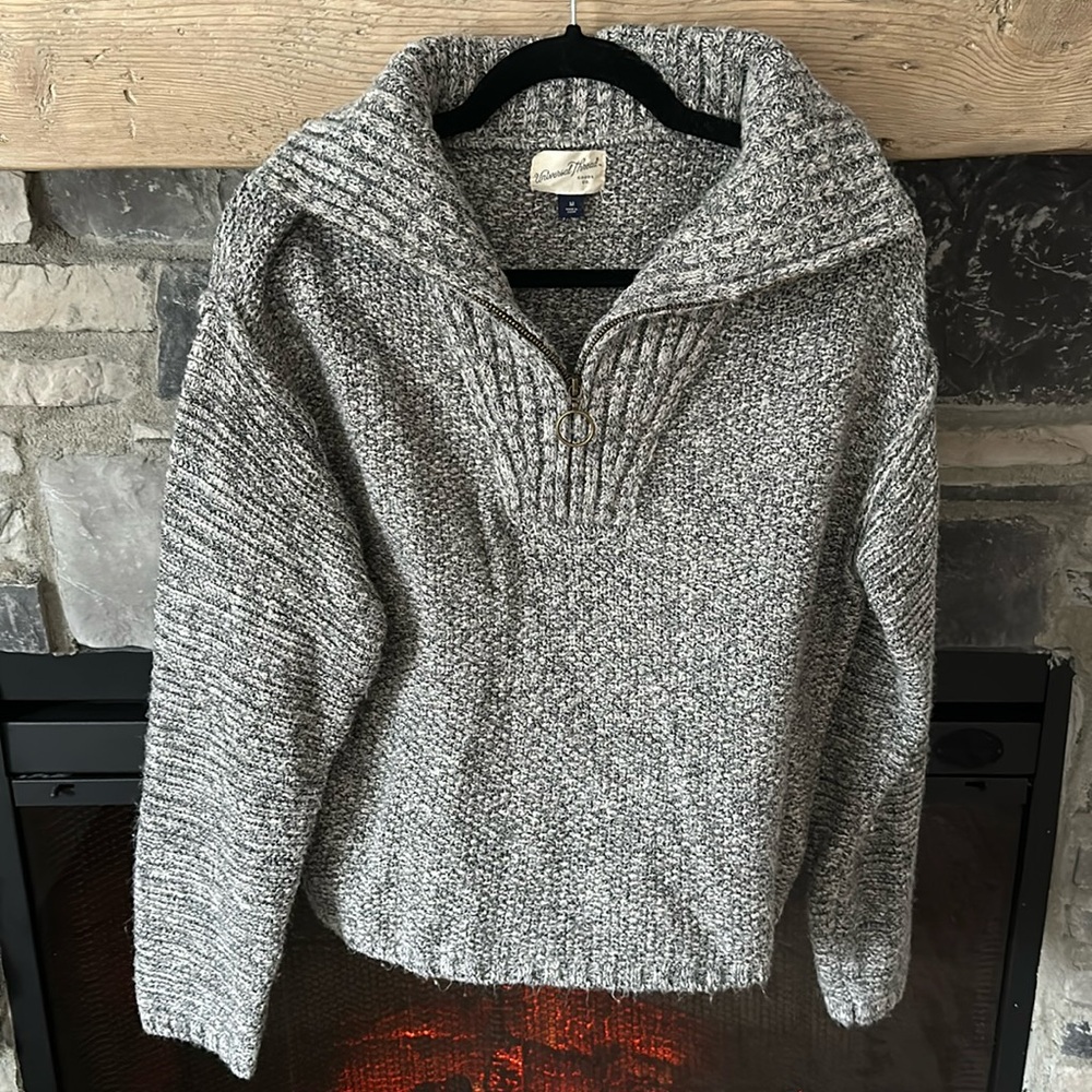 Quarter zip sweater pullover sweater. Mark gray in color.